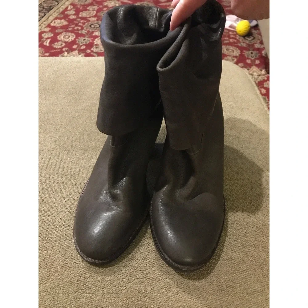 Vince Camuto Gold Down Ankle Boots Brown Leather Size 8.5 (TD)